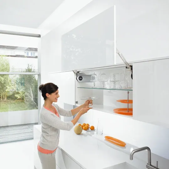 Подъемный механизм AVENTOS HL с амортизатором BLUMOTION