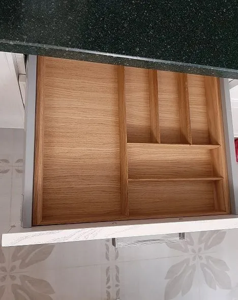 Лоток TETRIS V4 в ящик Blum TANDEMBOX дуб в базу 600