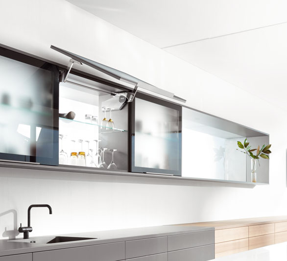 Подъемный механизм AVENTOS HS с амортизатором BLUMOTION