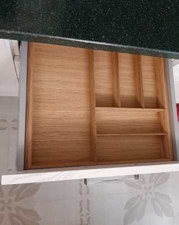 Лоток TETRIS V4 в ящик Blum TANDEMBOX дуб в базу 600