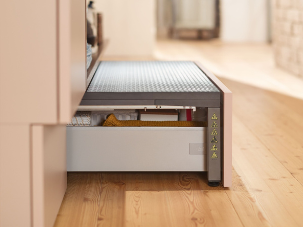 Z95.4600 SPST46 SPACE STEP Цокольная система для базы глубиной 500 мм