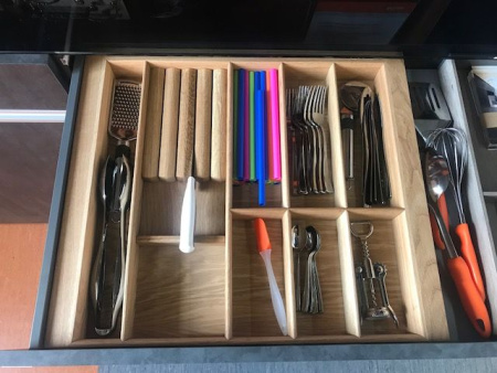 Лоток TETRIS V2 с держ. ножей в ящик Blum LEGRABOX дуб в базу 600