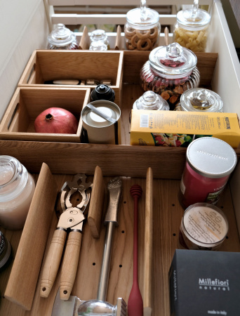 Лоток TETRIS V2 в высокий ящик Blum TANDEMBOX дуб в базу 600