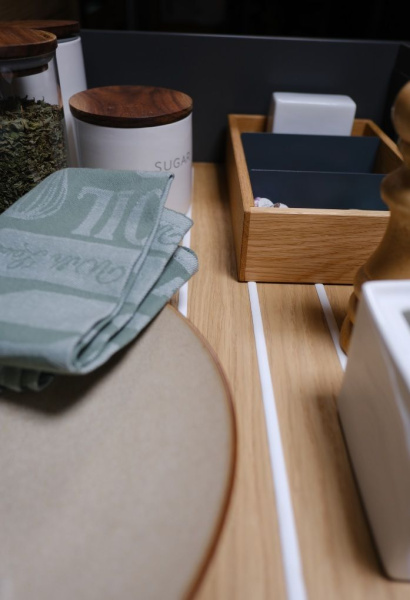 Панель LINE в высокий ящик Blum LEGRABOX дуб в базу 600