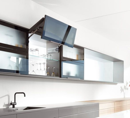 Подъемный механизм AVENTOS HF с амортизатором BLUMOTION