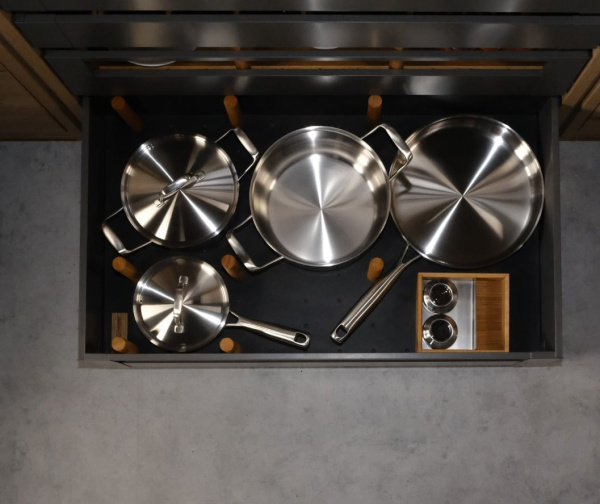 Панель BLACKWOOD в высокий ящик LEGRABOX в базу 600 черный