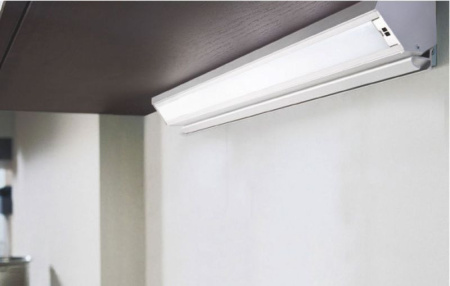 18100341201 Светодиодный светильник Corner LED с розеткой 1200 мм