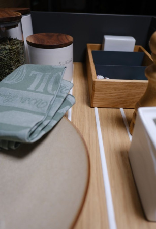 Панель LINE в высокий ящик Blum LEGRABOX дуб в базу 900