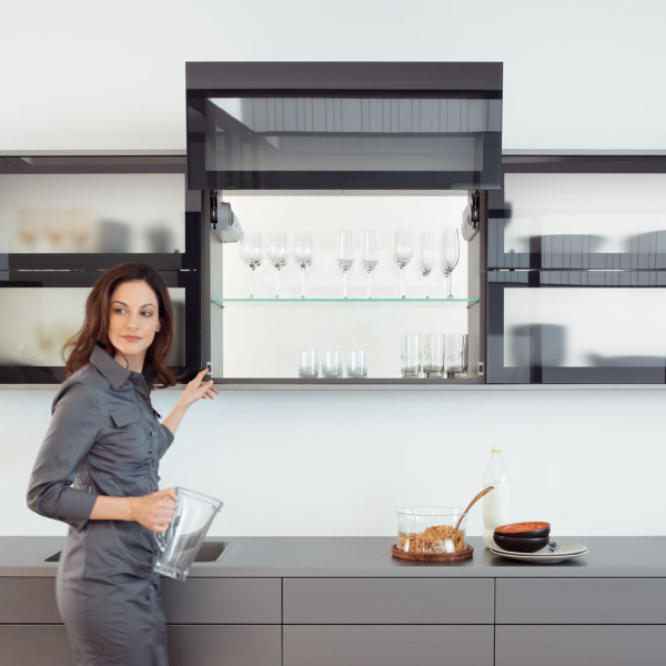 Подъемный механизм AVENTOS HL с амортизатором BLUMOTION
