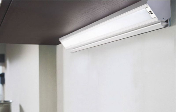 18100311201 Светодиодный светильник Corner LED с розеткой 900 мм